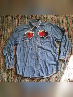 Vintage Country Heart Applique Button Up Chambray Top White Eyelet Trim M